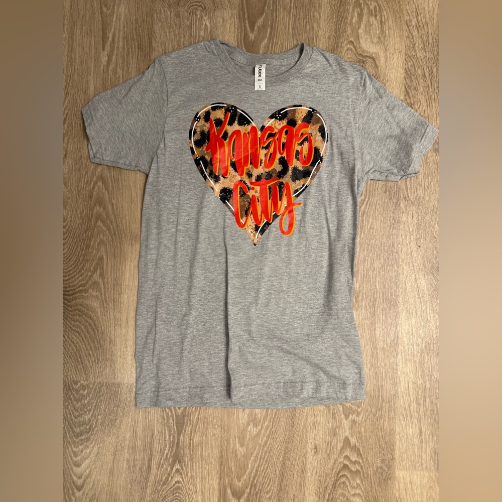 Kansas City Leopard print shirt never worn!